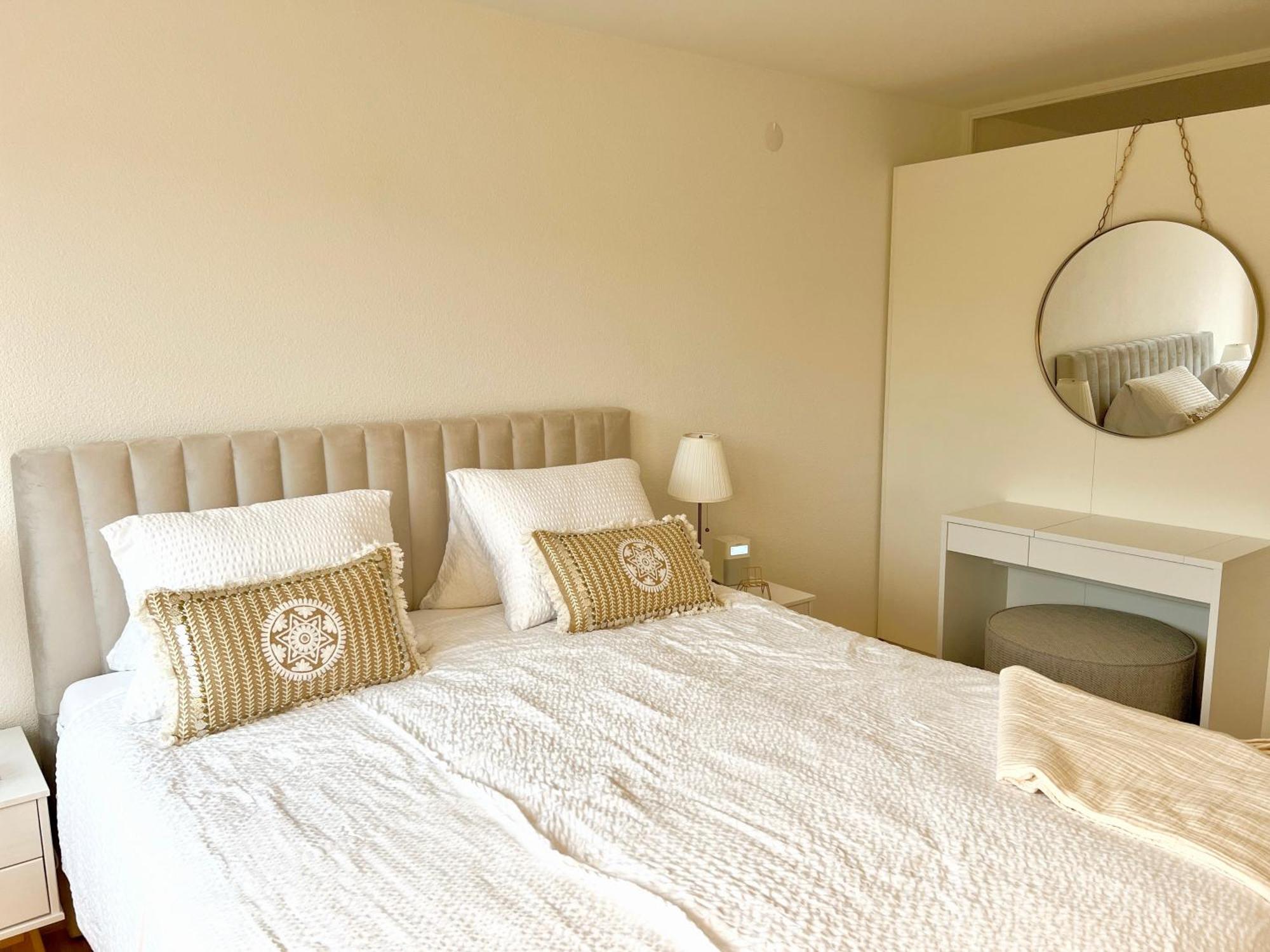 Hotel Movieworld Spiez Zimmer foto